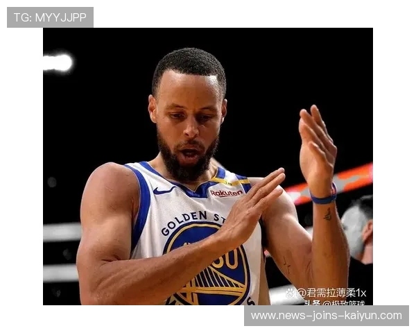 库里高难度漂移投篮得手，勇士再造高潮